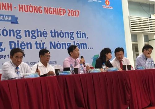 ngay-hoi-tu-van-tuyen-sinh-huong-nghiep-2017